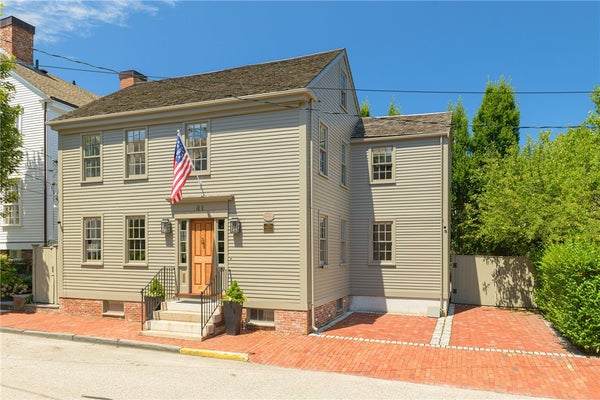 41 ELM ST, NEWPORT, RI 02840 - Image 4bceb9ef800693bf8b75ff91b7b6d9d7/1360676274