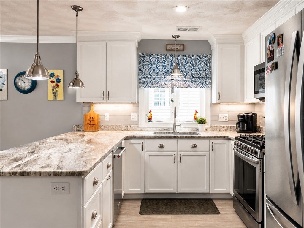5 Rivers Edge Drive