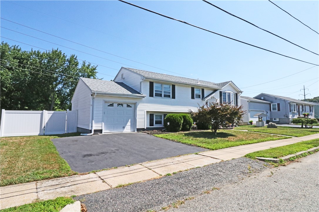 62 Valleybrook Drive