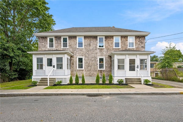 19 PRINCETON ST, NEWPORT, RI 02840 - Image 4c3fd97e8a8e7b8993800012bd2b1566/3659329797