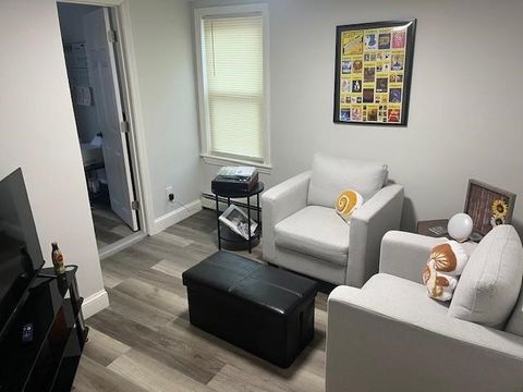 15 Rock Street 1 Bristol RI 02809