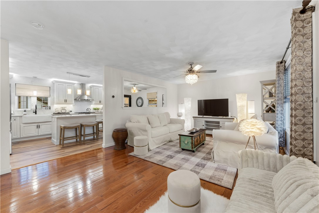 6 Legris Commons Lane 6