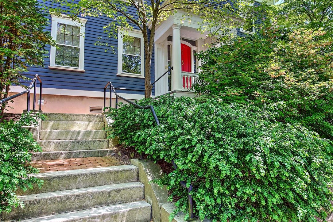 23 BENEFIT Street 2