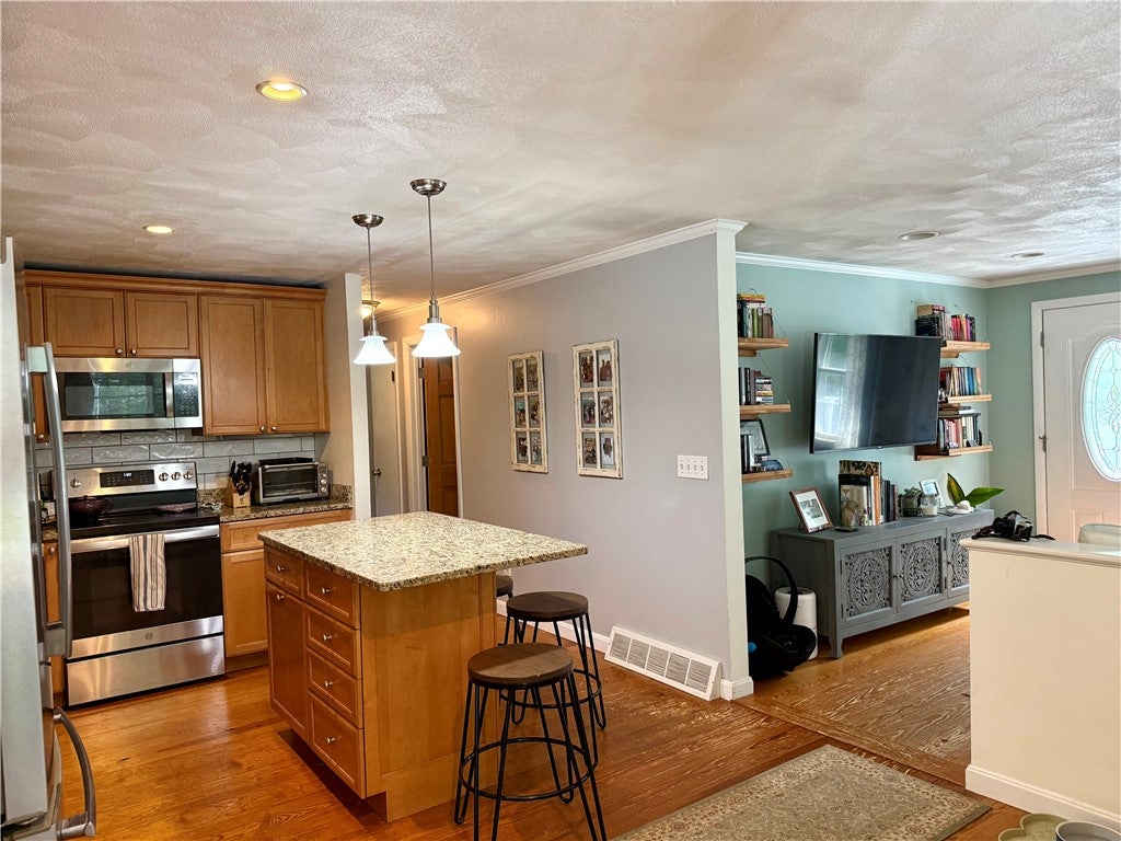 408 Gardiner Road