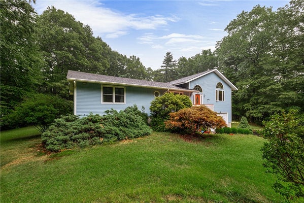 2157 MIDDLE RD, EAST GREENWICH, RI 02818 - Image 4d511d3a1a48a88155a54e35c54968de/754397270