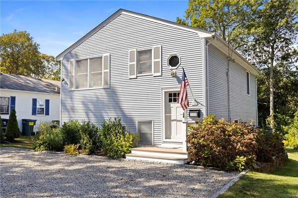 110 WINSOR AVE, NORTH KINGSTOWN, RI 02852 - Image 4d99bd1843d0d4e35e974fa67c49e69d/448122236