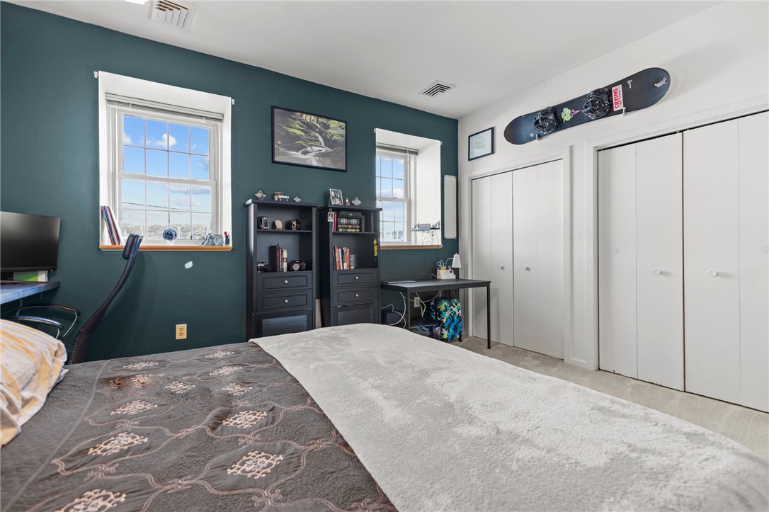 East Greenwich, Rhode Island 02818, United States, 1 Bedroom Bedrooms, ,1 BathroomBathrooms,Residential,Active,182027