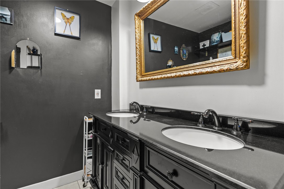 East Greenwich, Rhode Island 02818, United States, 1 Bedroom Bedrooms, ,1 BathroomBathrooms,Residential,Active,182027