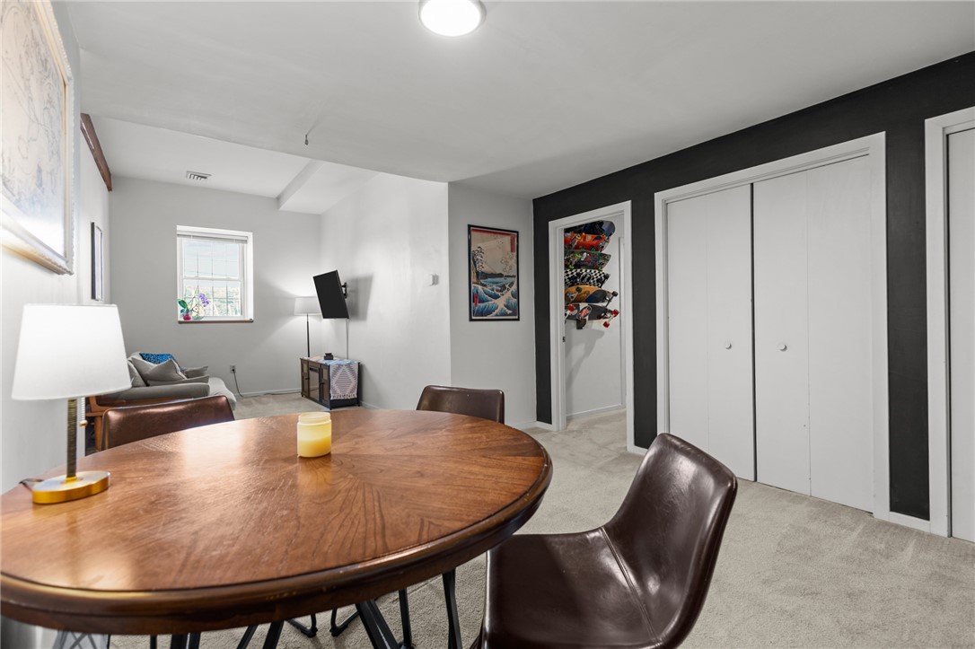 East Greenwich, Rhode Island 02818, United States, 1 Bedroom Bedrooms, ,1 BathroomBathrooms,Residential,Active,182027