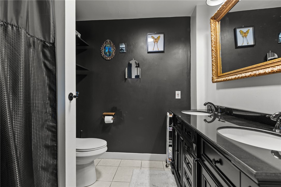 East Greenwich, Rhode Island 02818, United States, 1 Bedroom Bedrooms, ,1 BathroomBathrooms,Residential,Active,182027