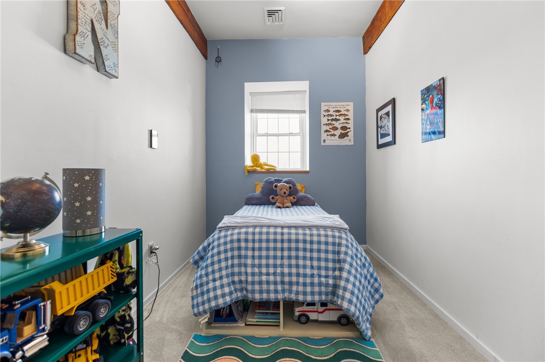 East Greenwich, Rhode Island 02818, United States, 1 Bedroom Bedrooms, ,1 BathroomBathrooms,Residential,Active,182027