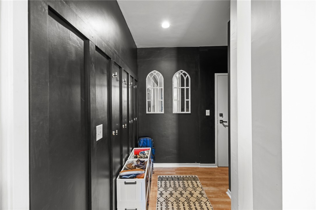 East Greenwich, Rhode Island 02818, United States, 1 Bedroom Bedrooms, ,1 BathroomBathrooms,Residential,Active,182027