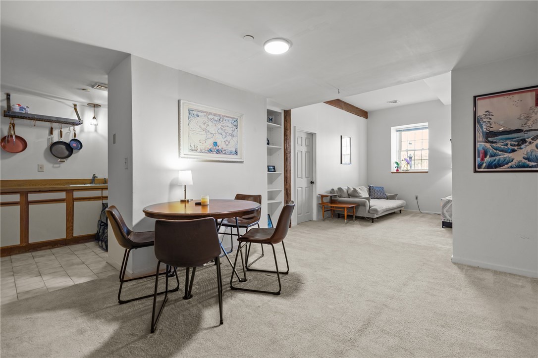 East Greenwich, Rhode Island 02818, United States, 1 Bedroom Bedrooms, ,1 BathroomBathrooms,Residential,Active,182027