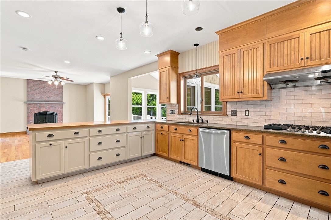 45 Pine Swamp Road
