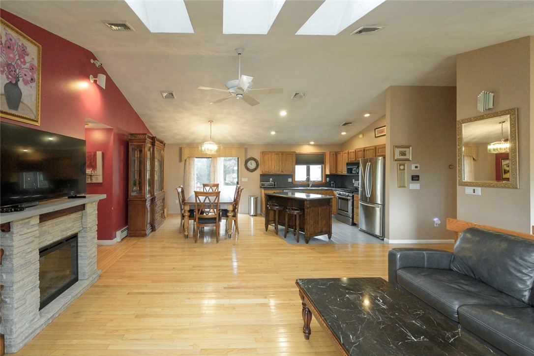 290 E View Avenue
