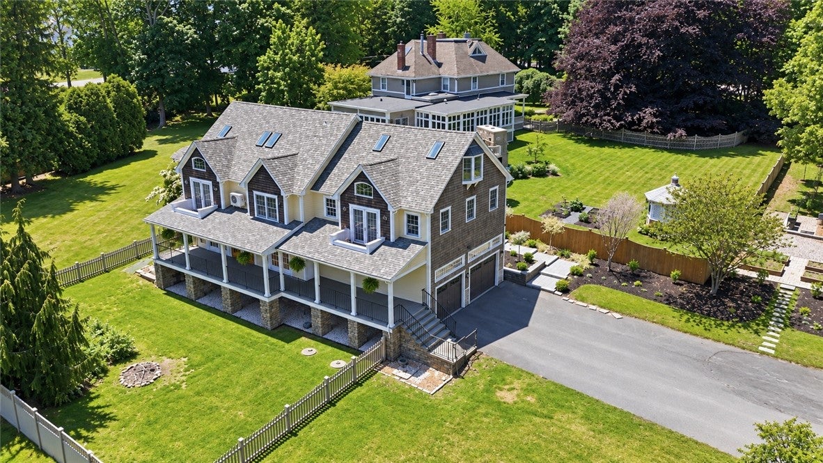 2269 East Main Road