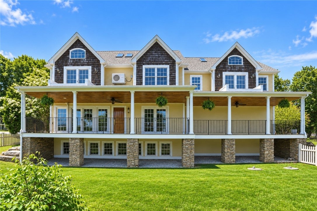 2269 East Main Road