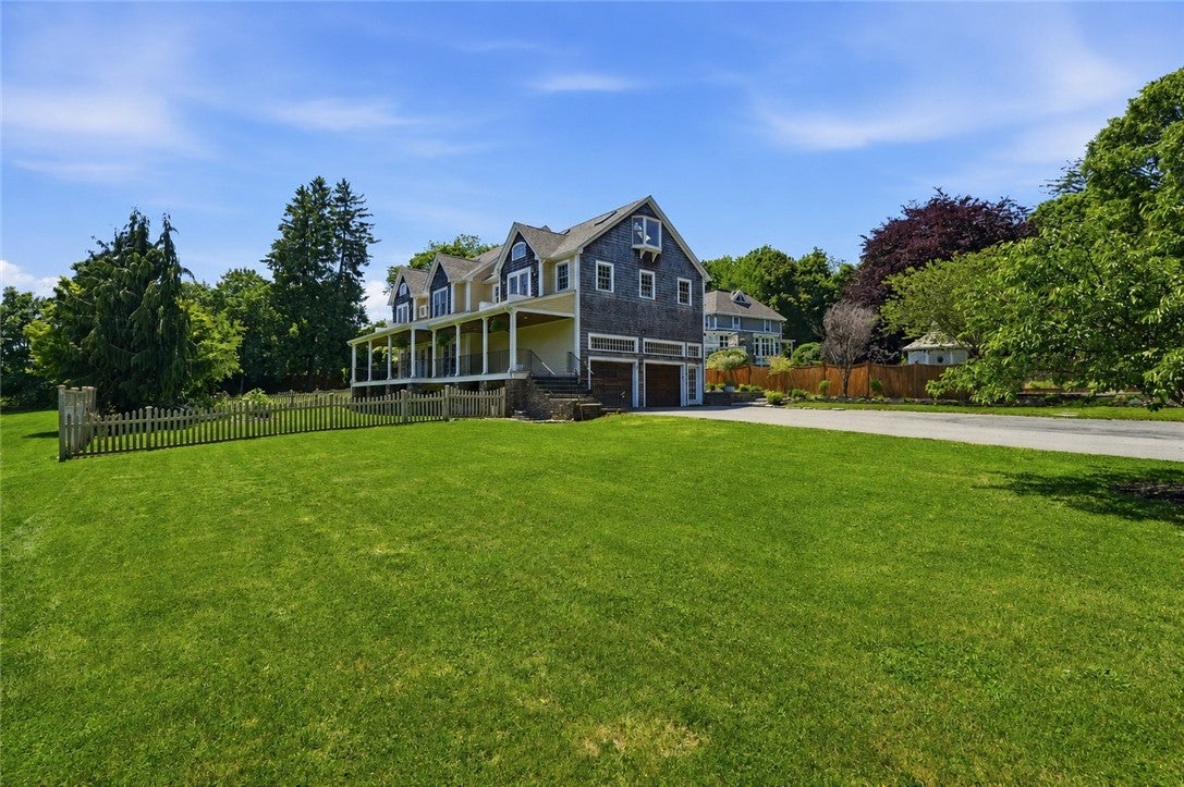 2269 East Main Road