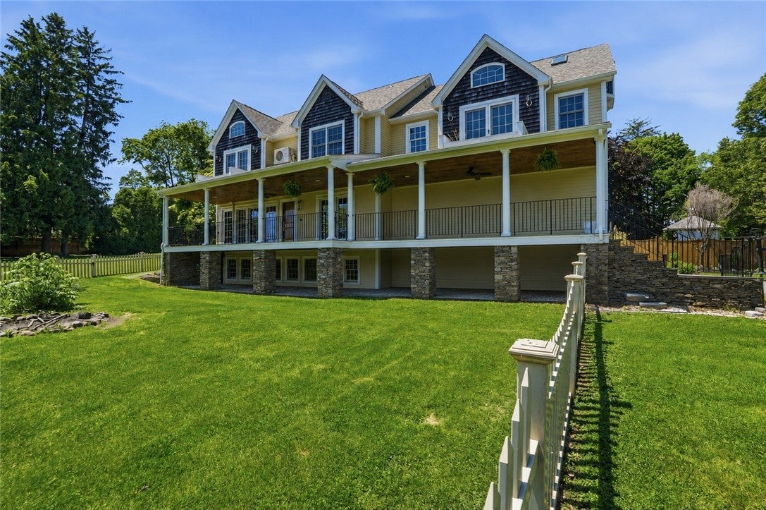 2269 East Main Road