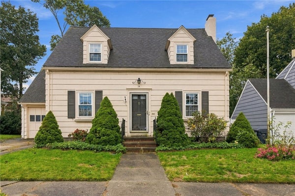 14 ENGLEWOOD LN, WARWICK, RI 02888 - Image 4e8f23969bb14a1ee129c5c5faede42a/3803832402