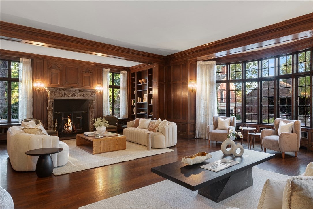 330 Freeman Parkway