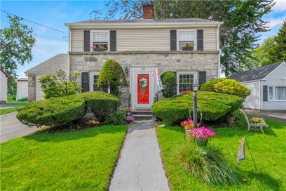 30 Beacon Circle Cranston RI 02910