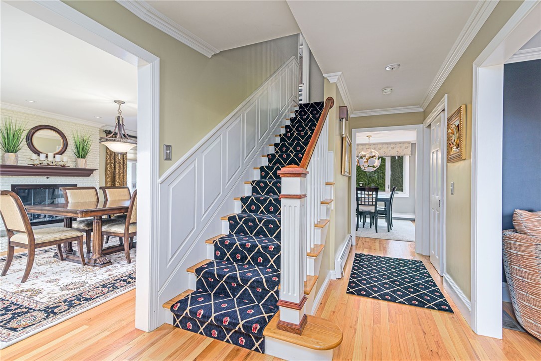 Cranston, Rhode Island 02920, United States, 4 Bedrooms Bedrooms, ,3 BathroomsBathrooms,Residential,Pending,97992