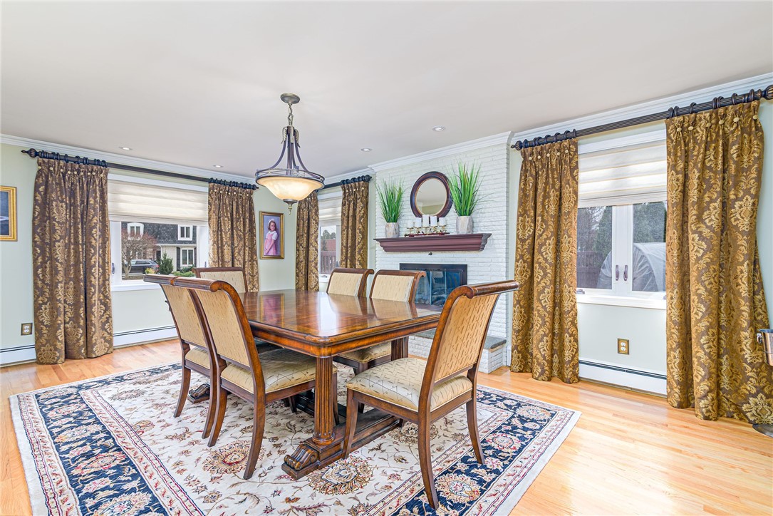 Cranston, Rhode Island 02920, United States, 4 Bedrooms Bedrooms, ,3 BathroomsBathrooms,Residential,Pending,97992