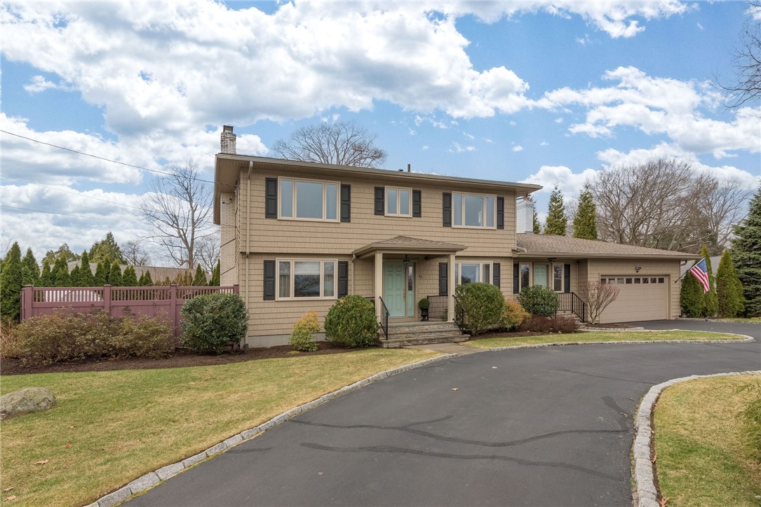 Cranston, Rhode Island 02920, United States, 4 Bedrooms Bedrooms, ,3 BathroomsBathrooms,Residential,Pending,97992