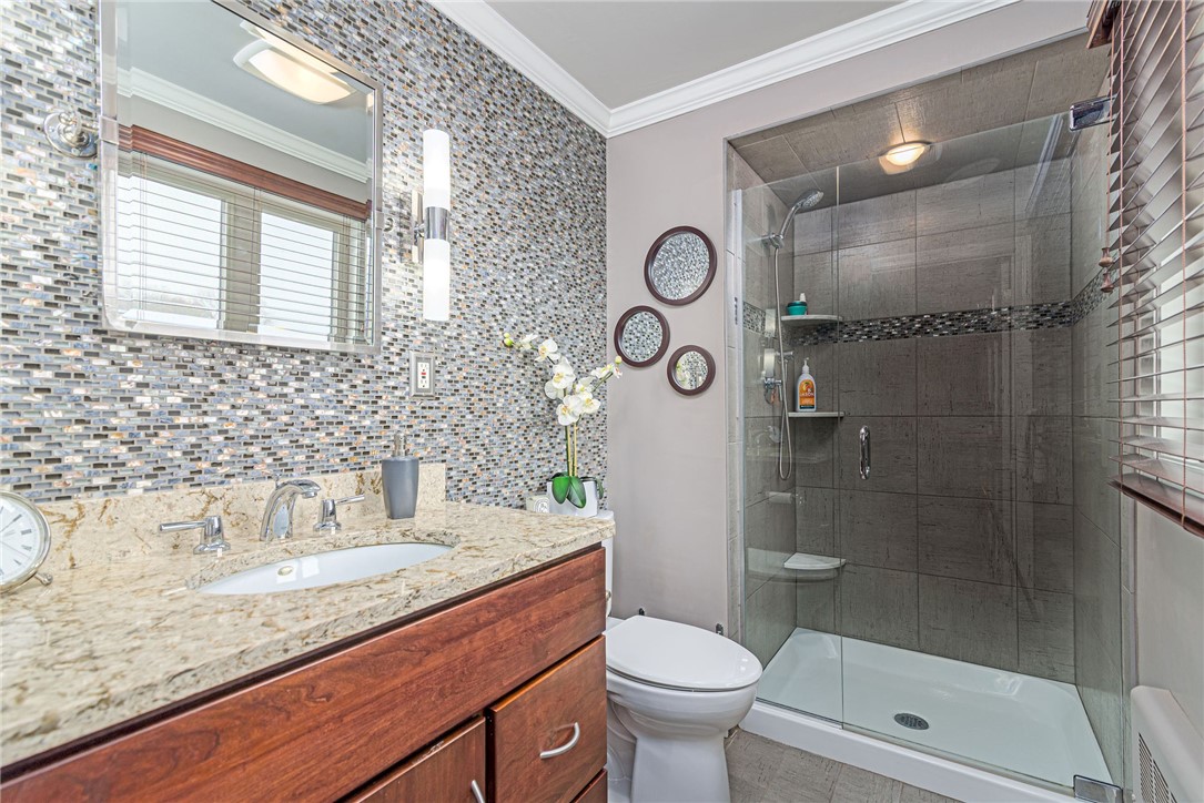 Cranston, Rhode Island 02920, United States, 4 Bedrooms Bedrooms, ,3 BathroomsBathrooms,Residential,Pending,97992