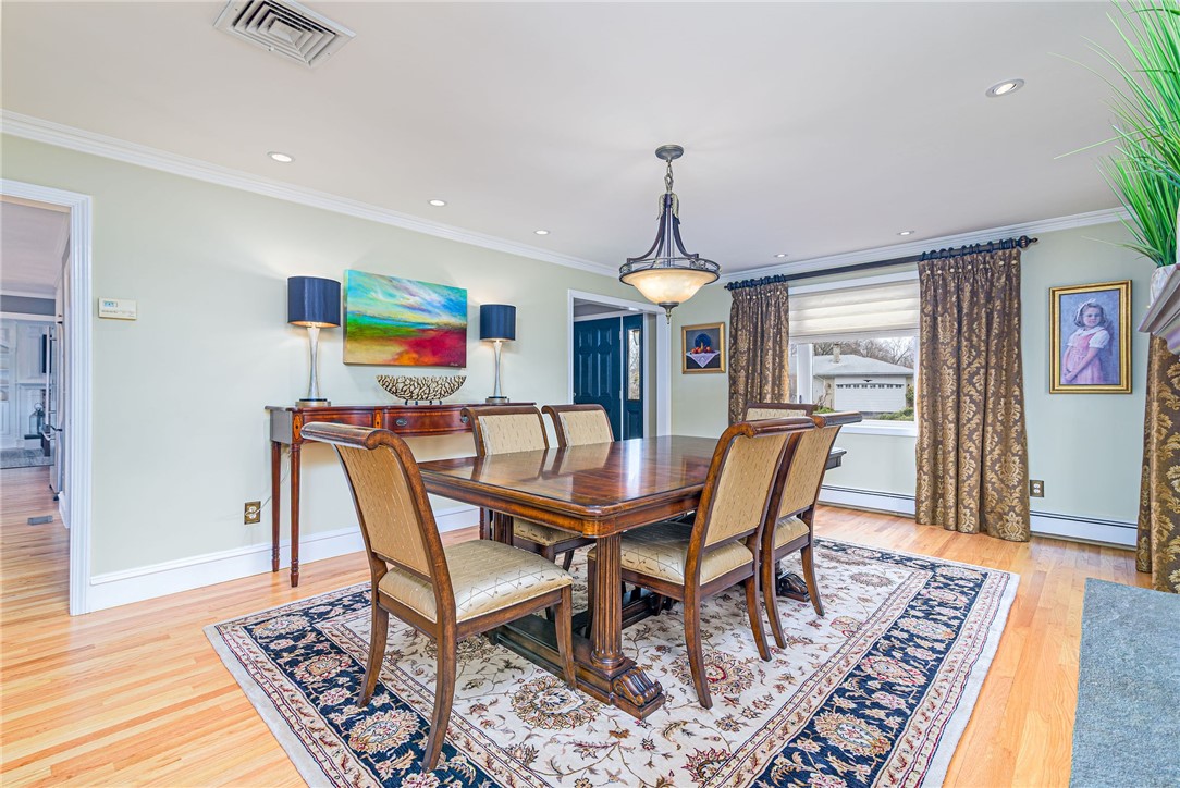 Cranston, Rhode Island 02920, United States, 4 Bedrooms Bedrooms, ,3 BathroomsBathrooms,Residential,Pending,97992