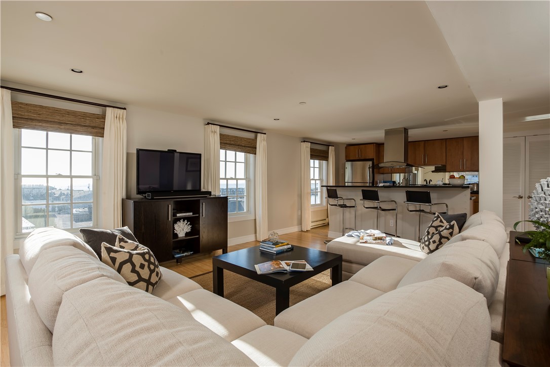 38 Bay Street W402