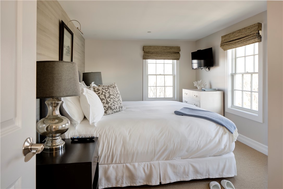 38 Bay Street W402