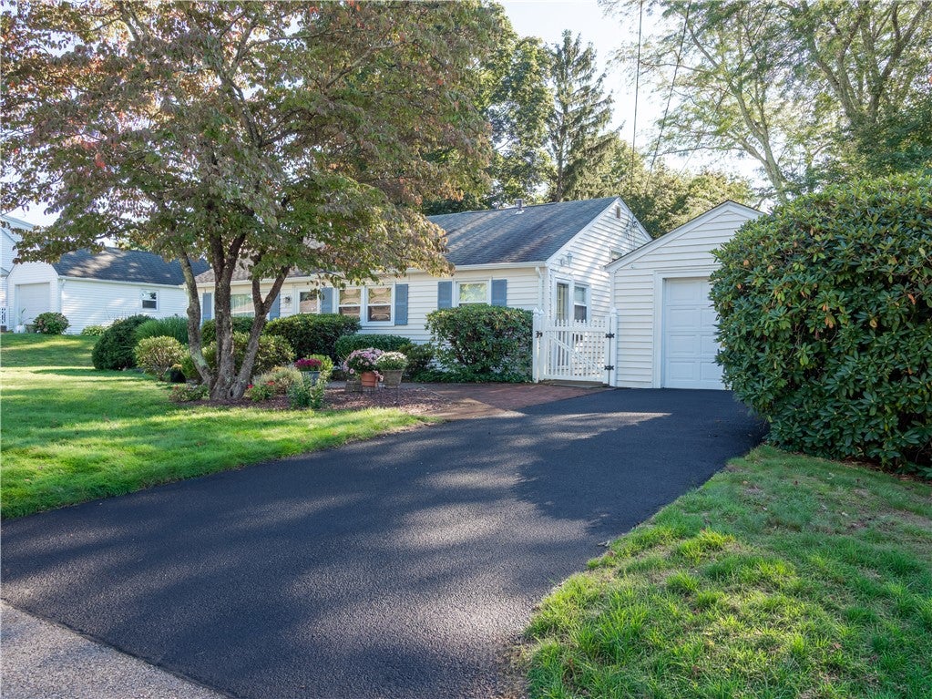 54 Grasslands Road