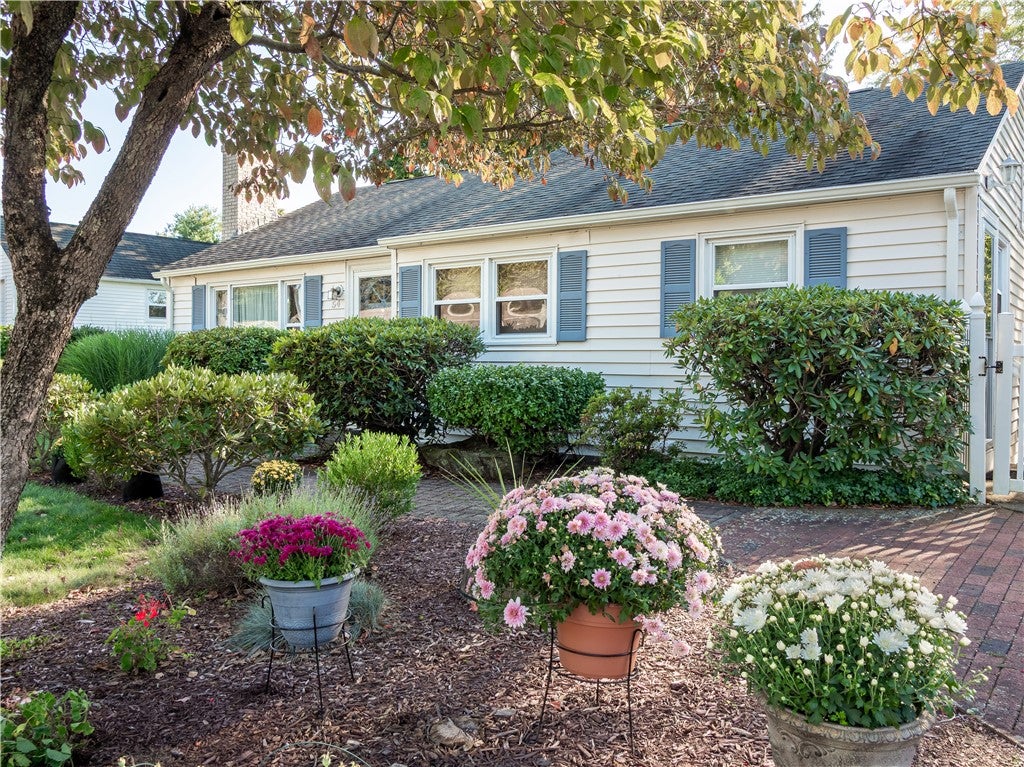 54 Grasslands Road