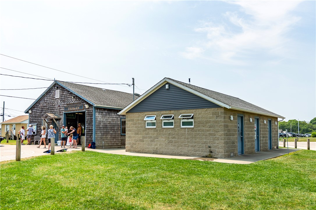 South Kingstown, Rhode Island 02887, United States, 2 Bedrooms Bedrooms, ,1 BathroomBathrooms,Residential,Pending,180192