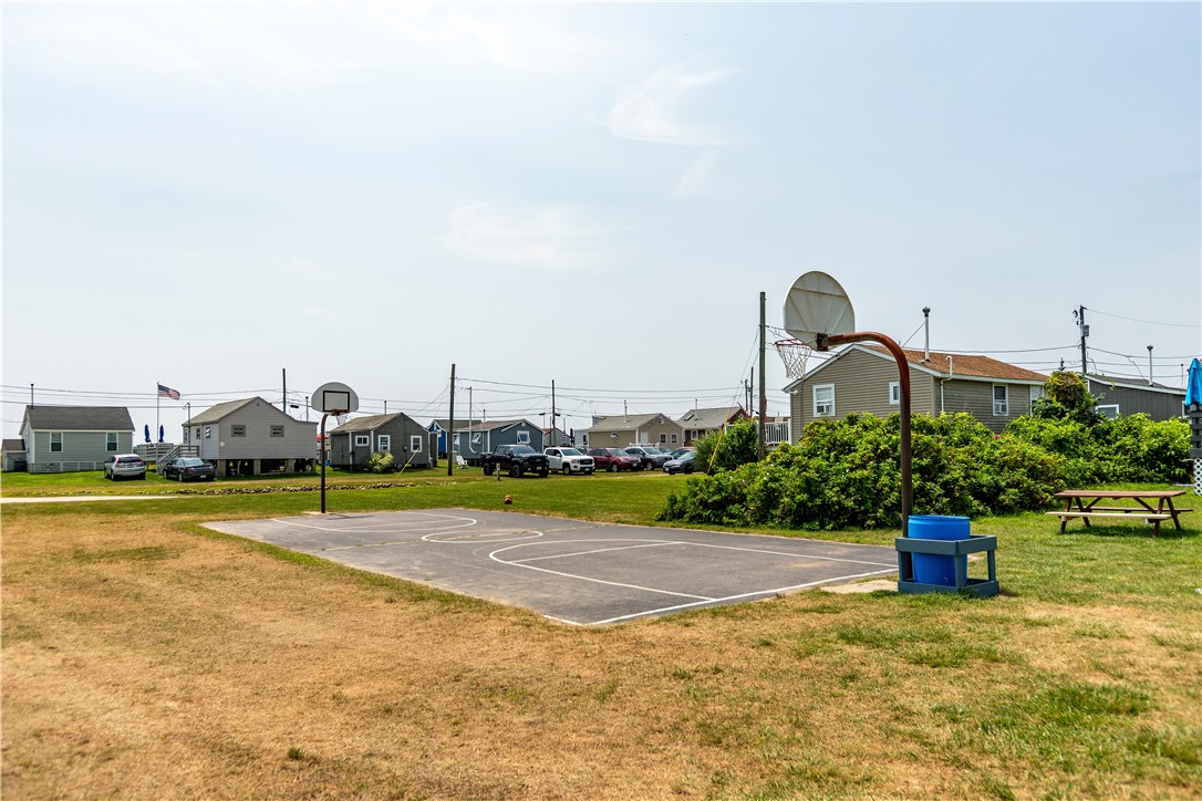 South Kingstown, Rhode Island 02887, United States, 2 Bedrooms Bedrooms, ,1 BathroomBathrooms,Residential,Pending,180192