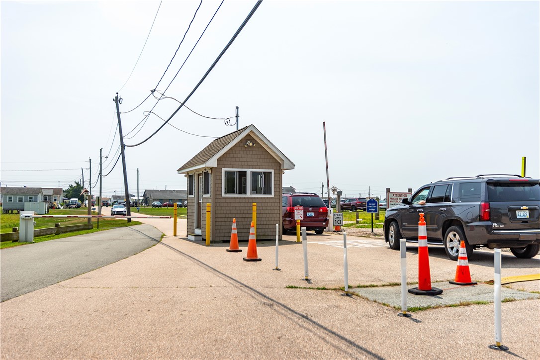 South Kingstown, Rhode Island 02887, United States, 2 Bedrooms Bedrooms, ,1 BathroomBathrooms,Residential,Pending,180192