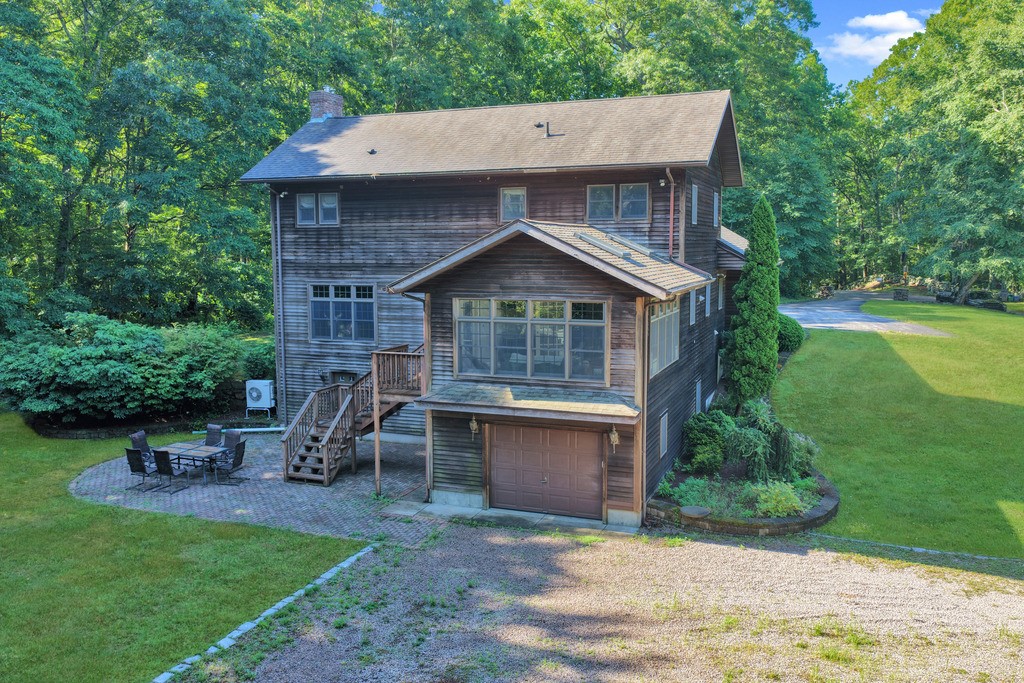 2 Overlook Drive