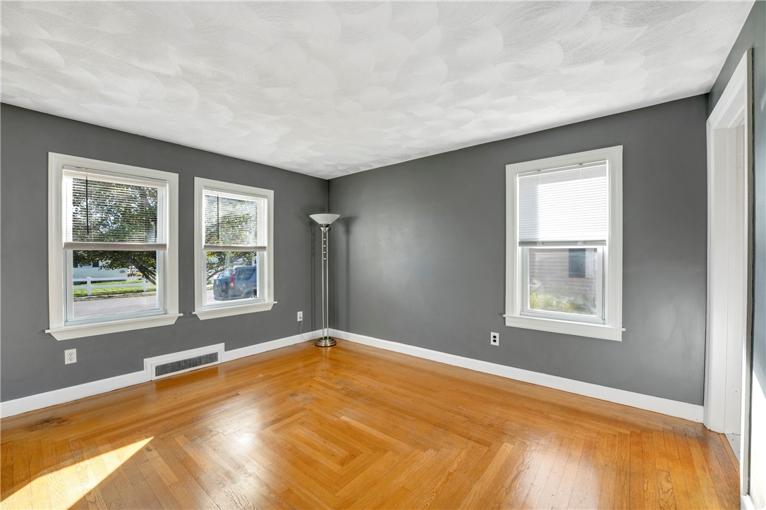 10 Maplewood Drive 12