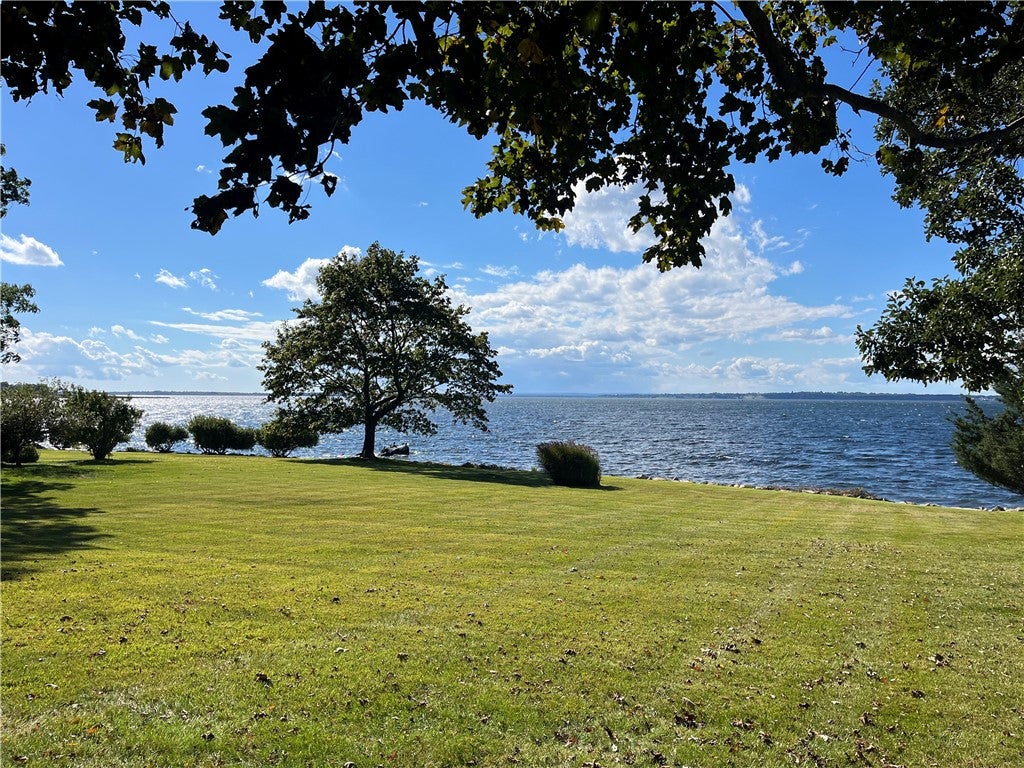 5 Shore Road