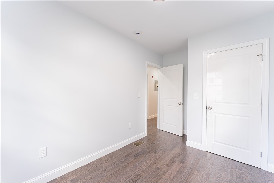 Providence, Rhode Island 02908, United States, 8 Bedrooms Bedrooms, ,4 BathroomsBathrooms,Residential,Active,253654