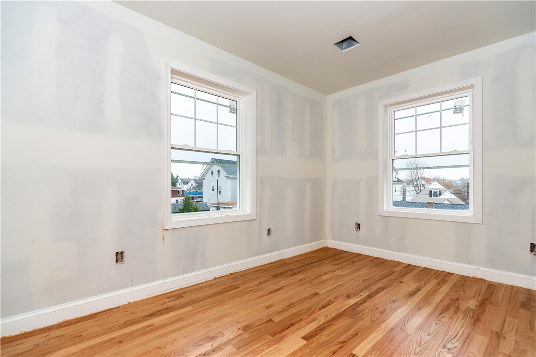 Providence, Rhode Island 02908, United States, 8 Bedrooms Bedrooms, ,4 BathroomsBathrooms,Residential,Active,253654