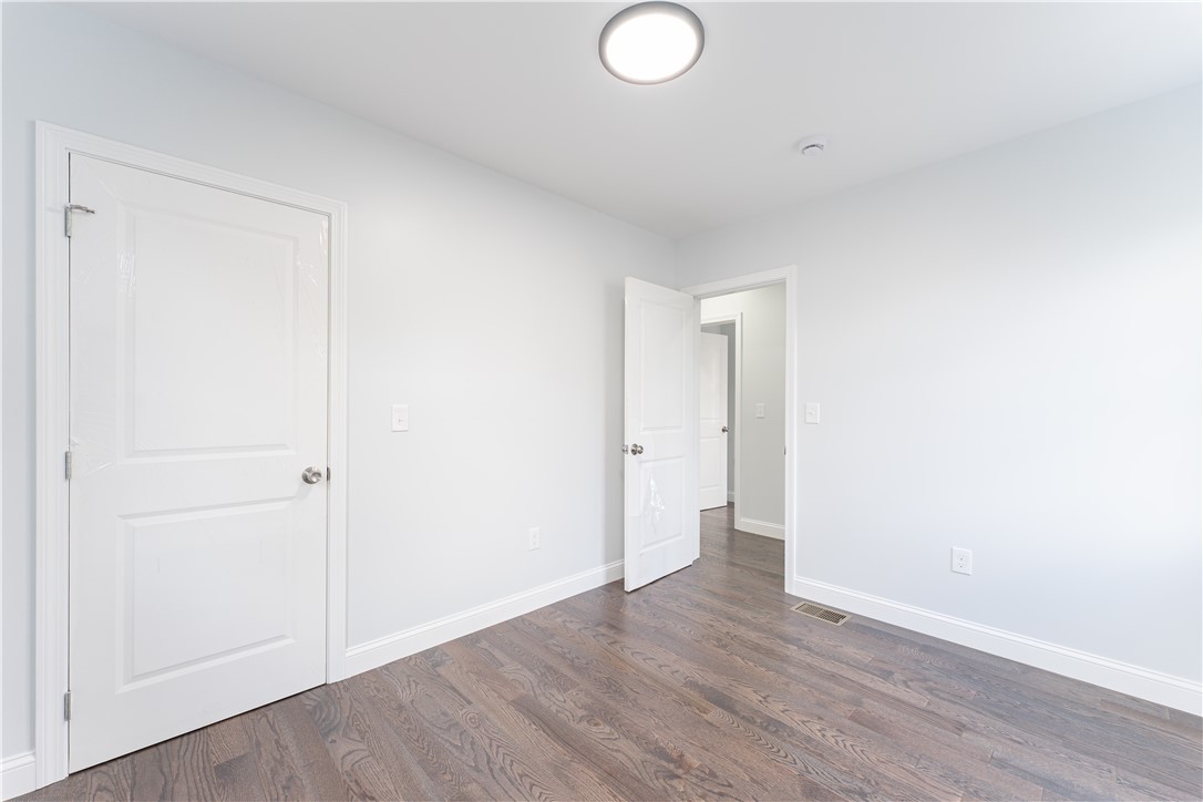 Providence, Rhode Island 02908, United States, 8 Bedrooms Bedrooms, ,4 BathroomsBathrooms,Residential,Active,253654