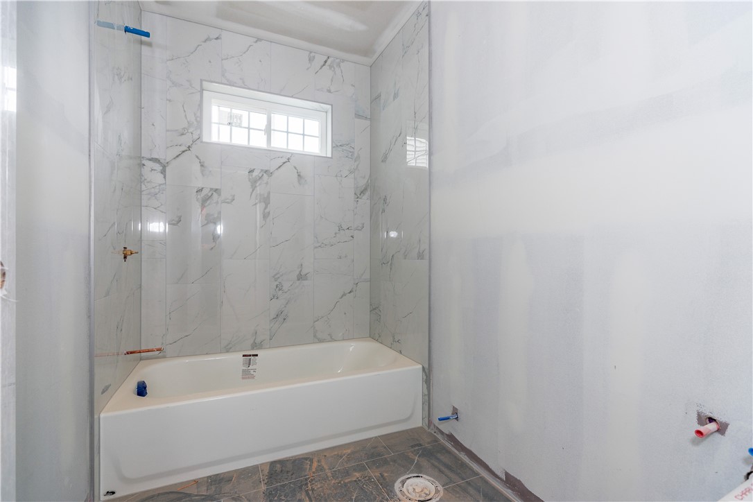 Providence, Rhode Island 02908, United States, 8 Bedrooms Bedrooms, ,4 BathroomsBathrooms,Residential,Active,253654