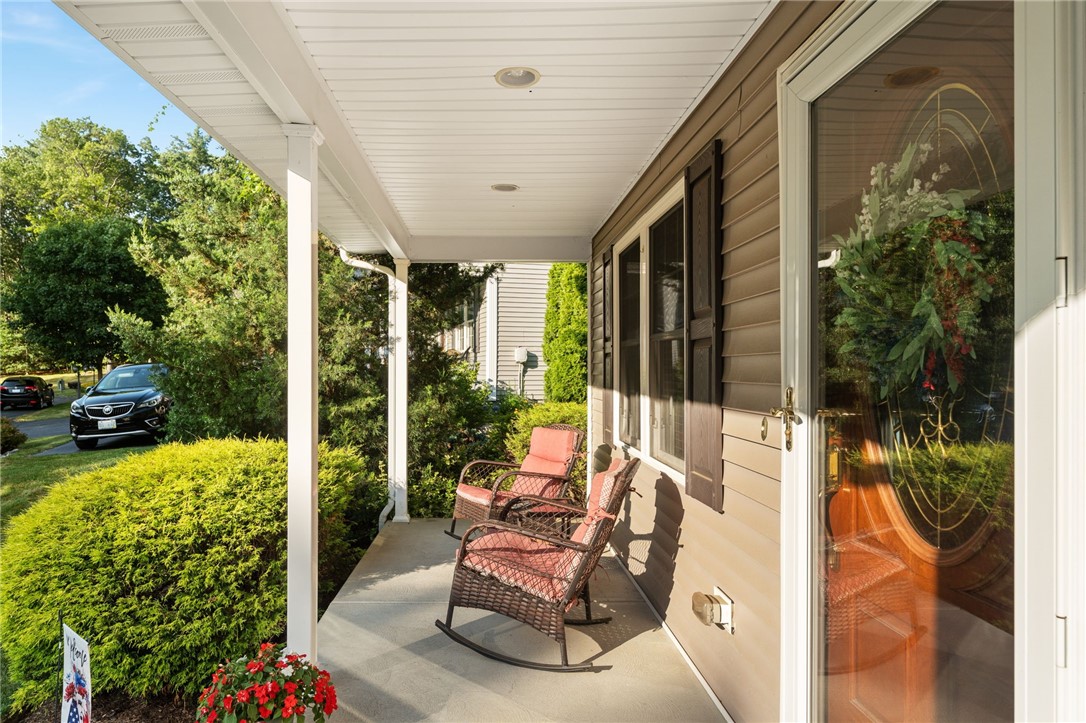 Smithfield, Rhode Island 02917, United States, 3 Bedrooms Bedrooms, ,3 BathroomsBathrooms,Residential,Active,166137