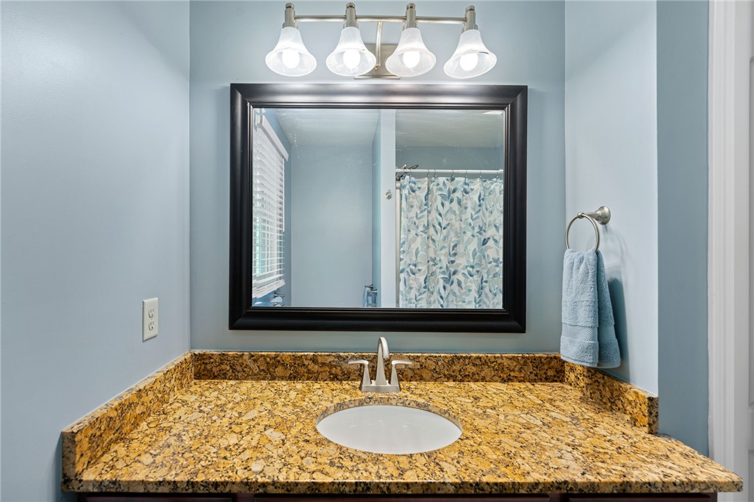 Smithfield, Rhode Island 02917, United States, 3 Bedrooms Bedrooms, ,3 BathroomsBathrooms,Residential,Active,166137