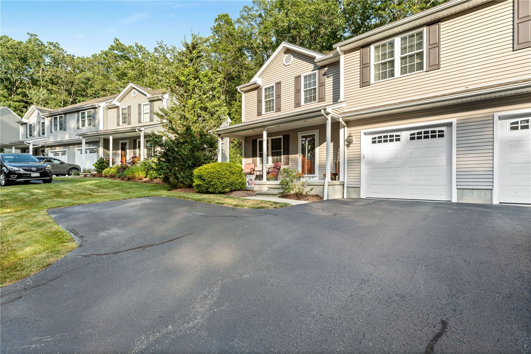 Smithfield, Rhode Island 02917, United States, 3 Bedrooms Bedrooms, ,3 BathroomsBathrooms,Residential,Active,166137