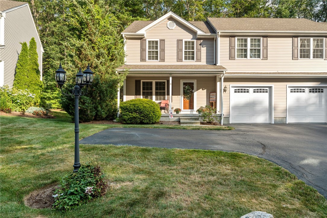 Smithfield, Rhode Island 02917, United States, 3 Bedrooms Bedrooms, ,3 BathroomsBathrooms,Residential,Active,166137