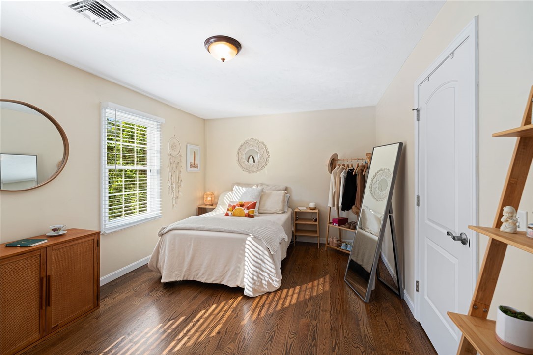 Smithfield, Rhode Island 02917, United States, 3 Bedrooms Bedrooms, ,3 BathroomsBathrooms,Residential,Active,166137